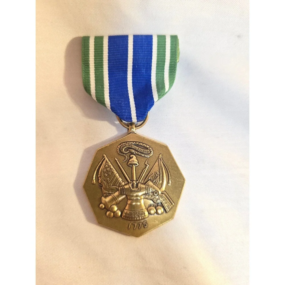 US Army Achievement Medal Full Size Military Decoration Bronze 1775 Ribbon Pin